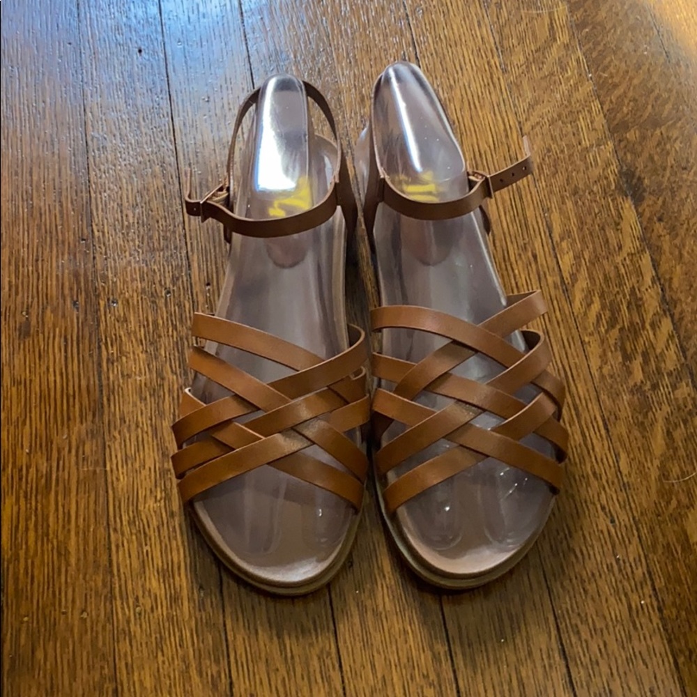 Tan sandals - Picture 2 of 2